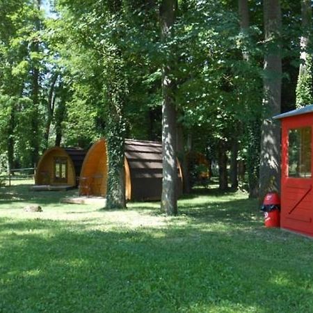 Les Roulottes Et Cabanes De La Champagne Bar-sur-Aube Eksteriør billede